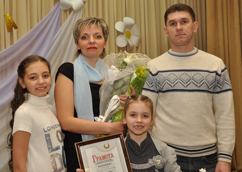 Іна Міхайлаўна Сіўцова са сваёй сям'ёй